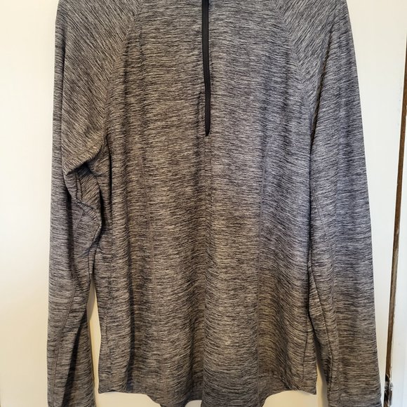 Old navy Active top - Picture 4 of 5